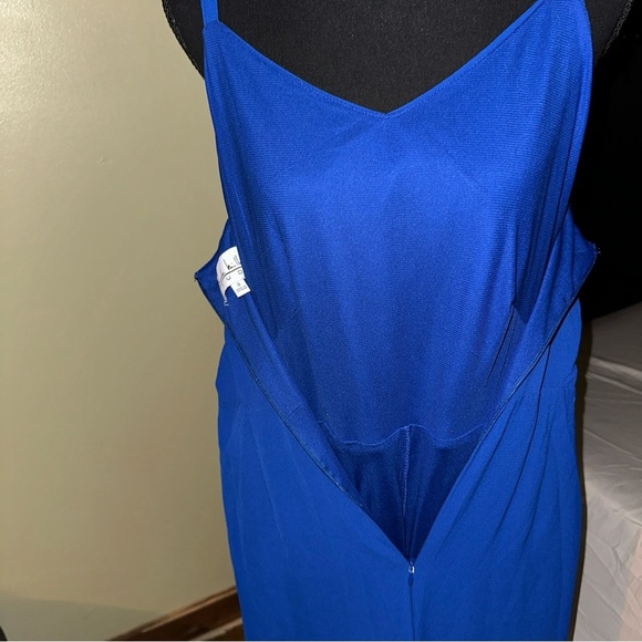 Nichole Miller fully lined , spaghetti strap crepe belted jumpsuit NWT size 8 - Picture 3 of 9